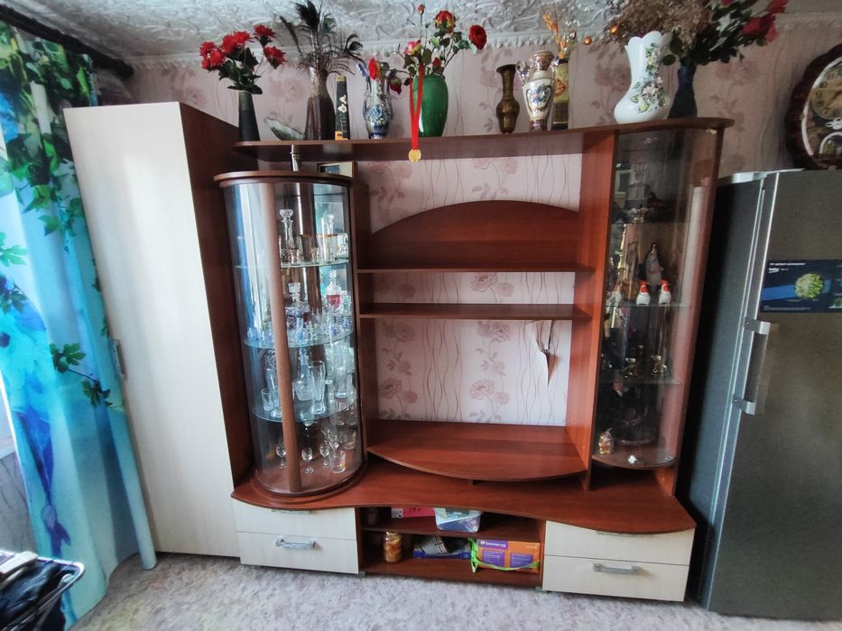 Продам стенку в Отличном состоянии