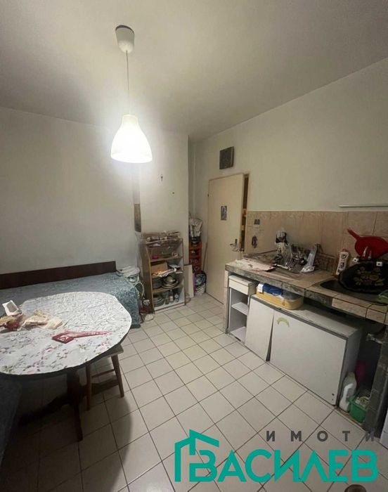 Продава се Тристаен апартамент в София, Център - 65 кв.м за 1177 €/кв.м - Снимка #2