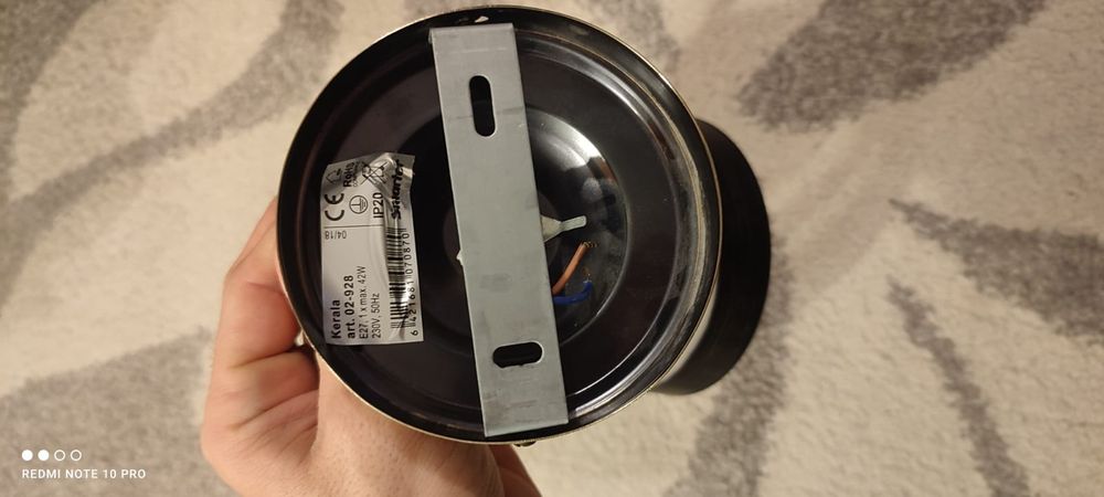 Vând aplica E27 plus o dulie și bec Nou