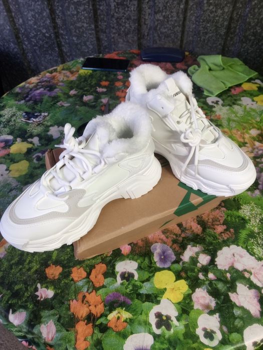 Кроссовки зимние