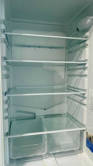 Холодильник " Индезит"