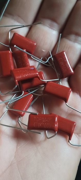 Продавам 3000 кондензатори за 150 лева