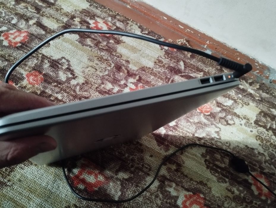 Noutbuk  ishonchli bir qol