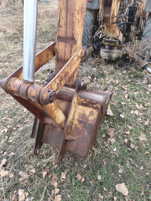 Продам трактор экскаватор