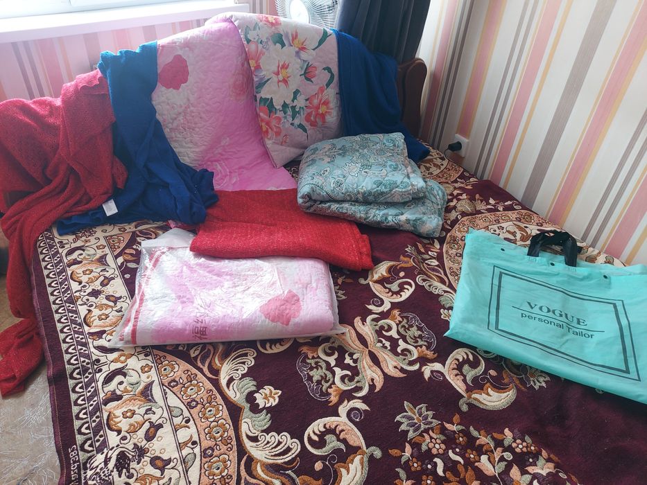 Продаются       пледы      и одеяло