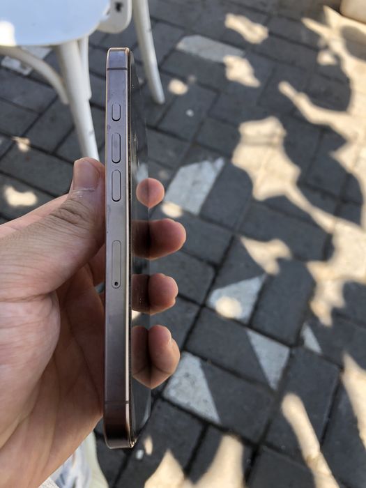 Продам Iphone 16 pro