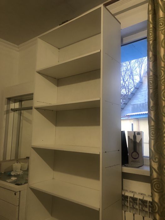 Шкаф деревянный белый