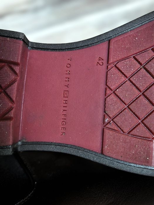 Ghete piele TOMMY Hilfiger  marimea 42 maro made in PORTUGAL