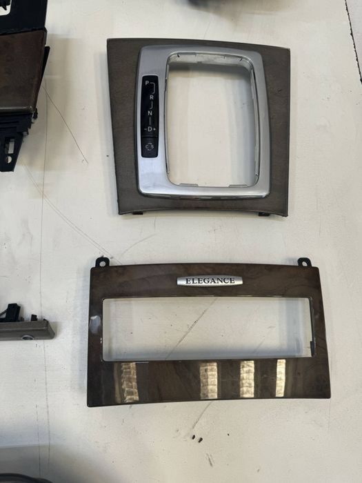 Trimuri ornamente mahon grile aer bord luminate Mercedes W212