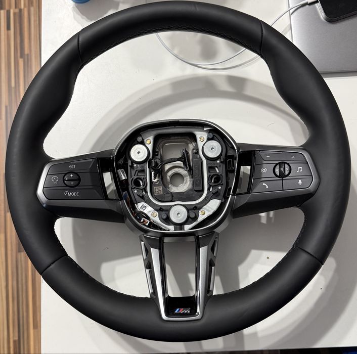 Volan original BMW M Seria 5 G60, Seria 7 G70 si X3 G45  FARA PADELE