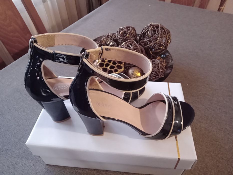 Сандали GIANNI .