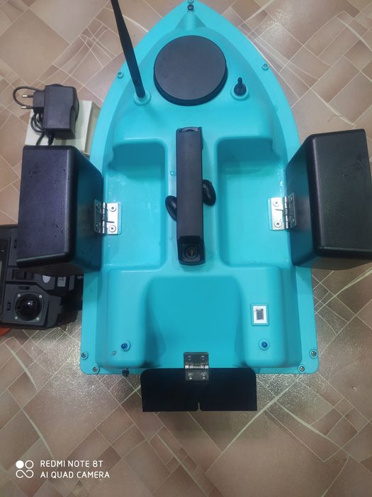 Прикормочный кораблик