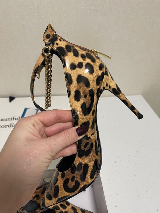 Pantofi Guess Animal Print