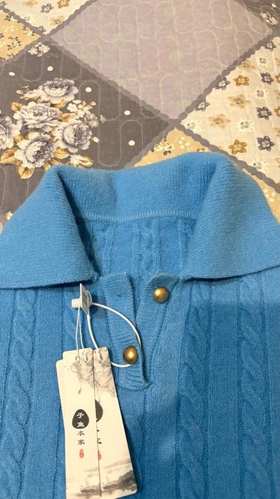 Пуловер женский.