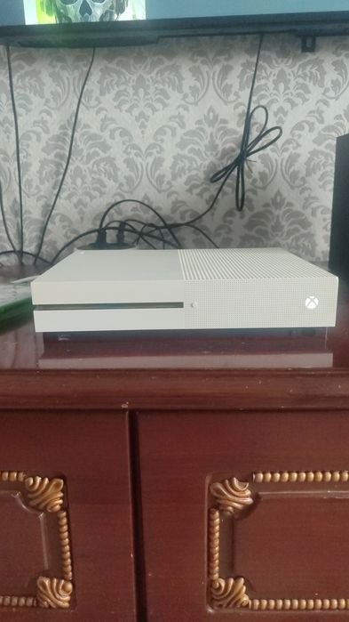 Продам Xbox one s