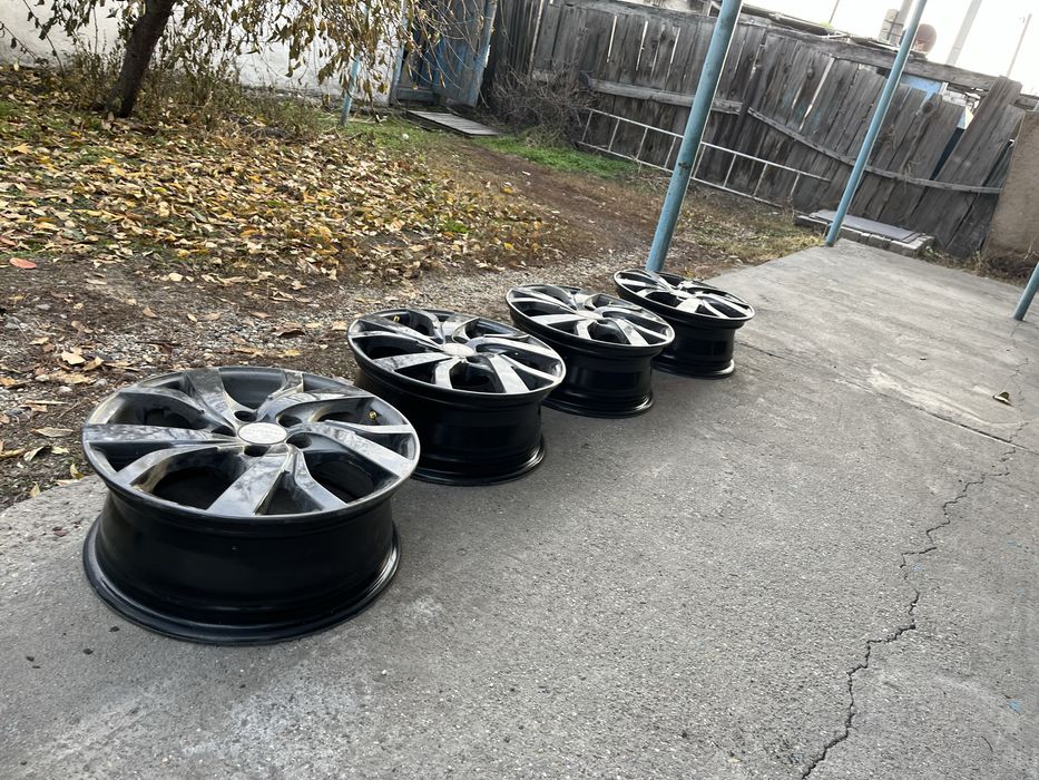 Продам R15 диски новые