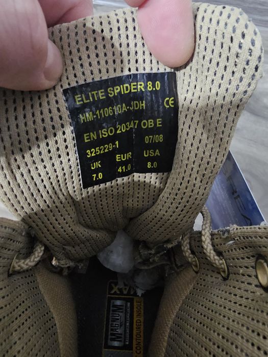 Bocanci militari Magnum nr 41, dimensiune talpic 26,5 cm, talpă vibram