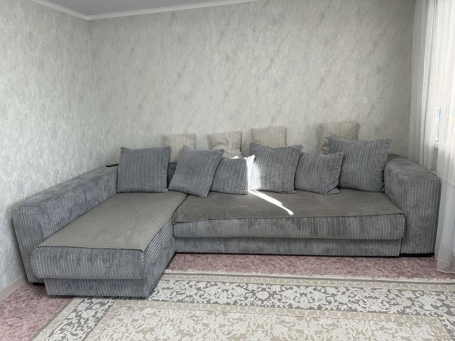 Продам диван для гостиной