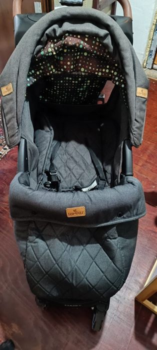 Vand/ inchiriez carut bebe