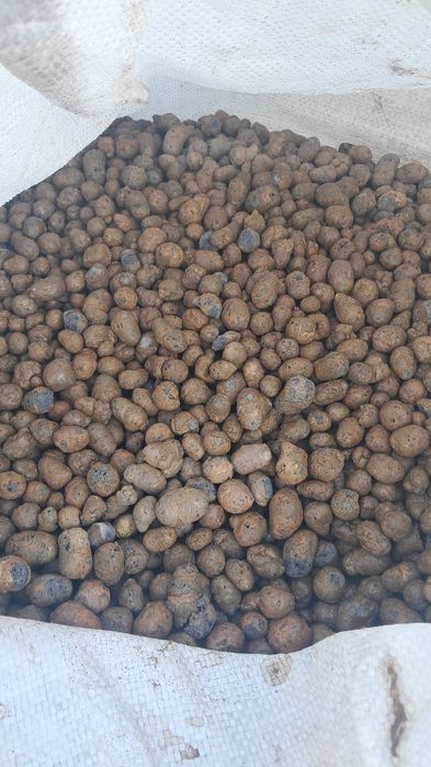 В продаже универсальный утеплитель керамзит