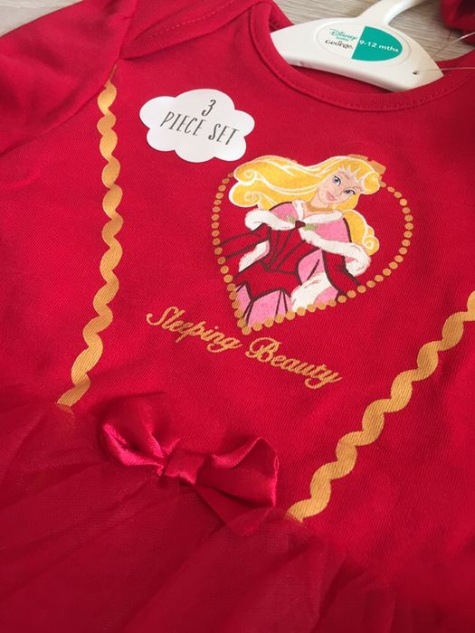 НОВА Disney боди-рокля, с лента за коса и чорапогащник 9-12 м/12-18м