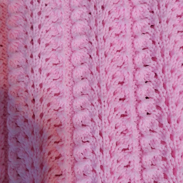 Bluza NOUA ajurata cu maneca scurta