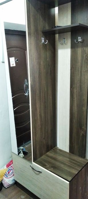 Продаю прихожку шкаф
