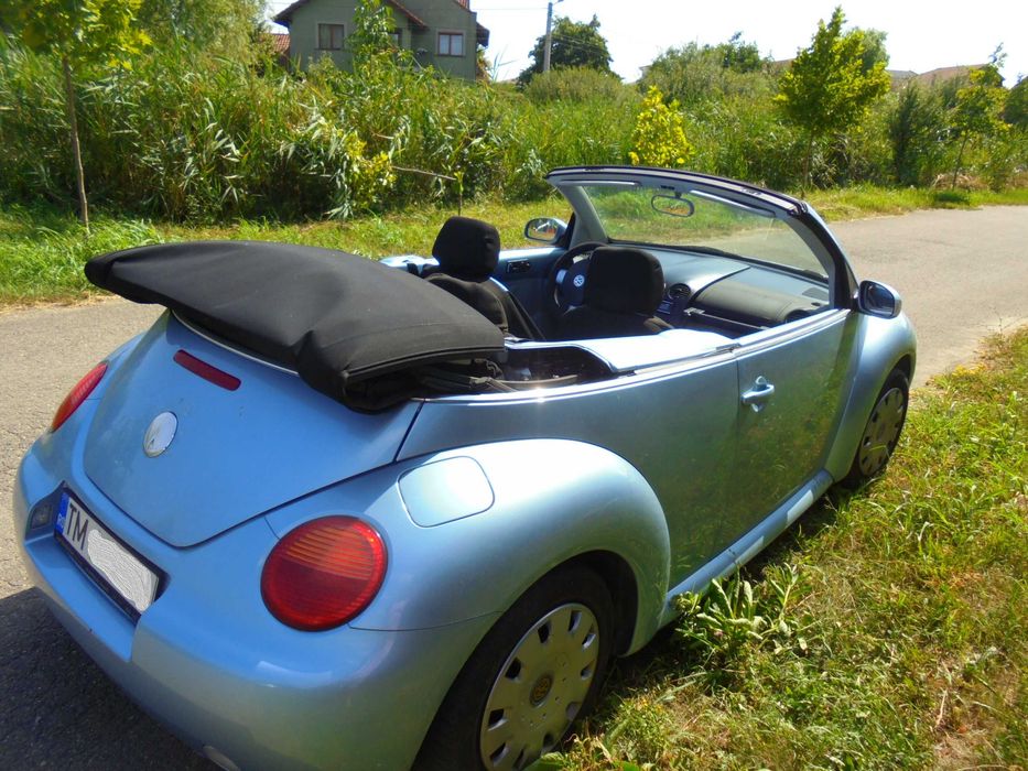 Volkswagen New Beetle Cabrio albastru