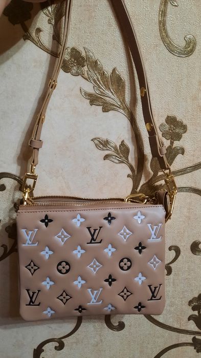 Продам новую сумочку.