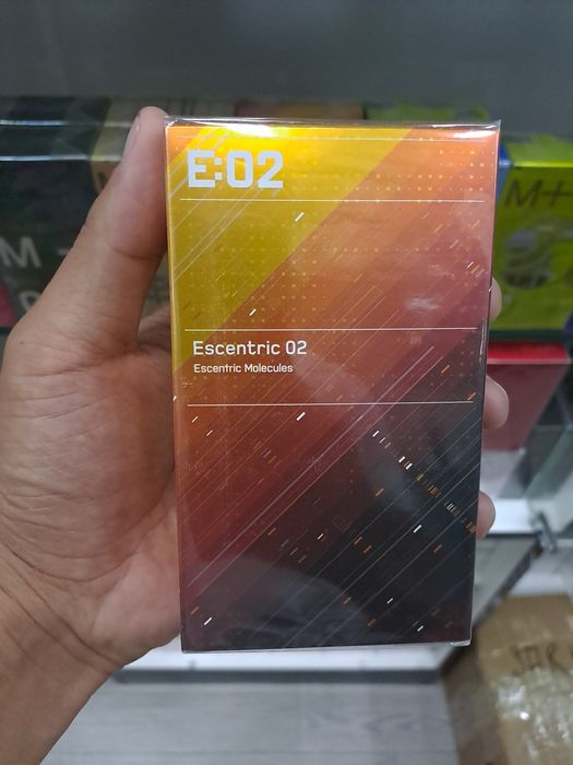 Escentric Molecules Escentric 02