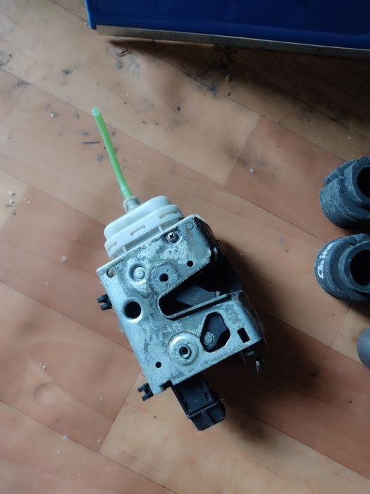 Запчасти Ауди с4 100