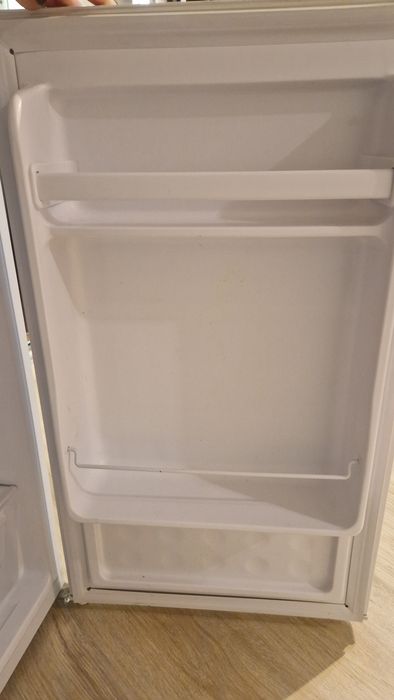 Хладилник с горна камера