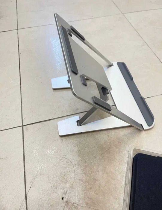 Metallic Stand for laptop, ipad and tablet