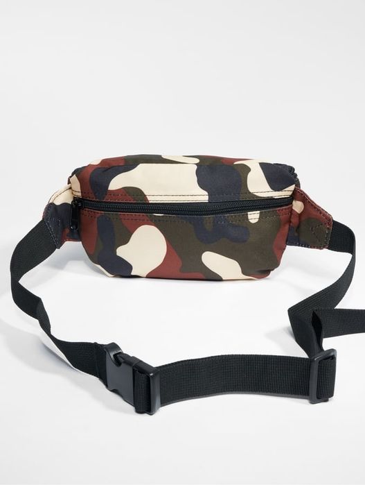 Чанта За Кръста Urban Classics Черно/Камуфлаж