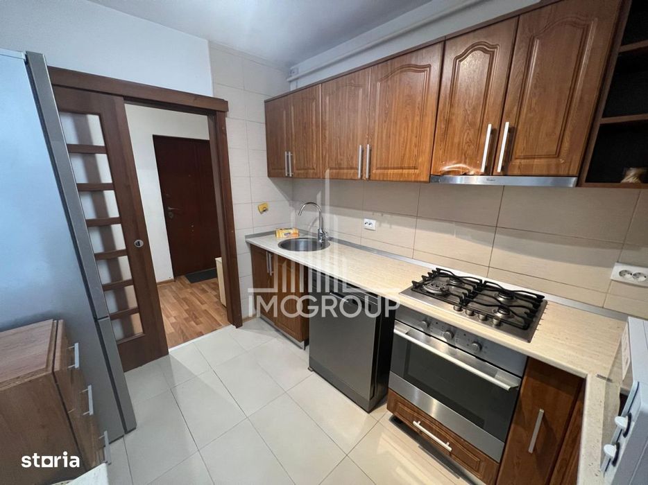 3 camere, balcon, etaj 2/3 – str. Tineretului, Floresti