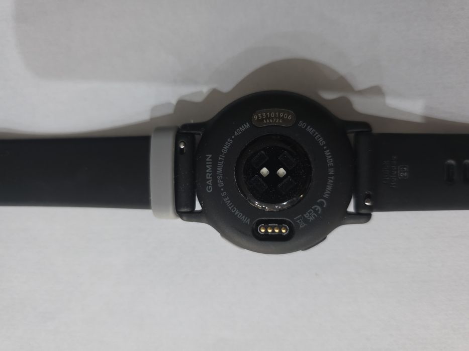 Смарт часовник Garmin Vivoactive 5