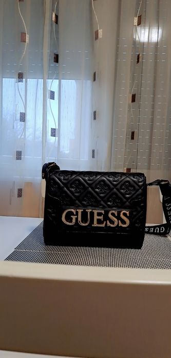 Луксозна дамски чанта GUESS
