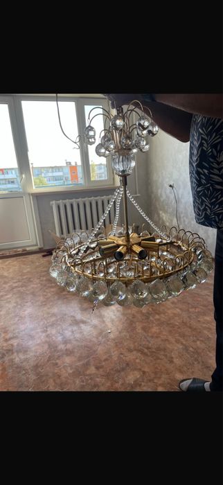 Продам  люстру для гостиной