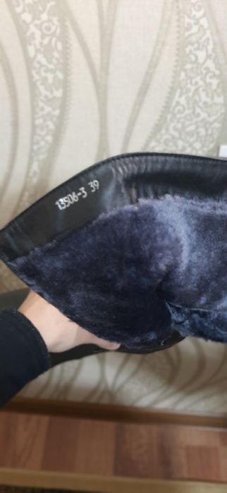 Продаються сапоги