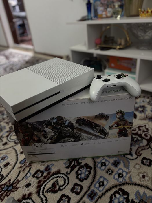 XBOX ONE S и Проектор и Вентелятор