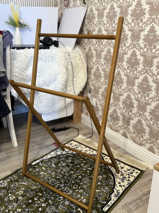 Продам вешалку напольную