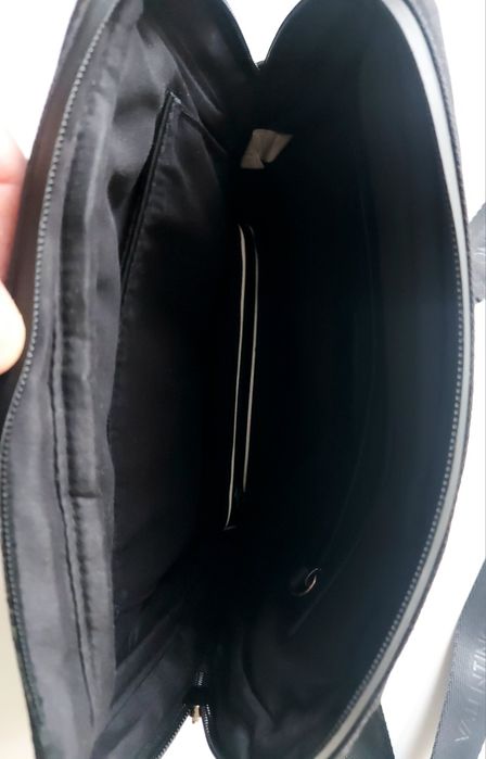 Valentino , мъжка чанта,д 28см/ш 22см ,средно голяма.