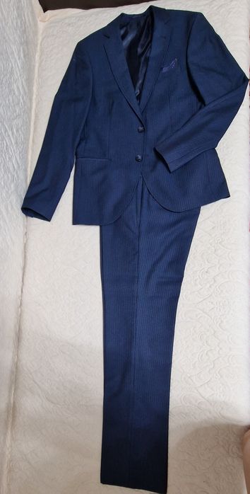 Продам классический костюм