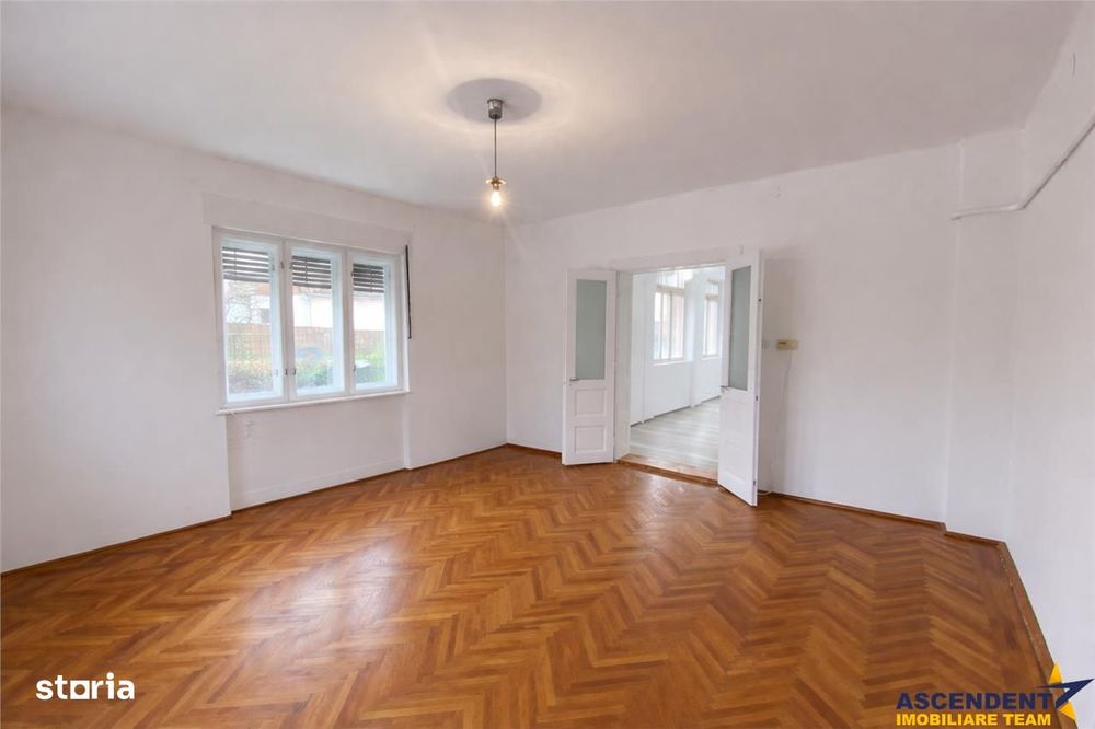 TUR 3D!In areal apreciabil,particulara casa cu 680 mp teren,Miercurea
