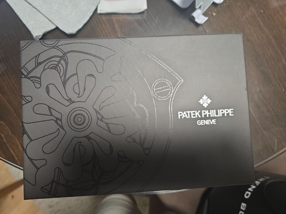 кутия Patek Philippe Geneva с калъф и възглавничка