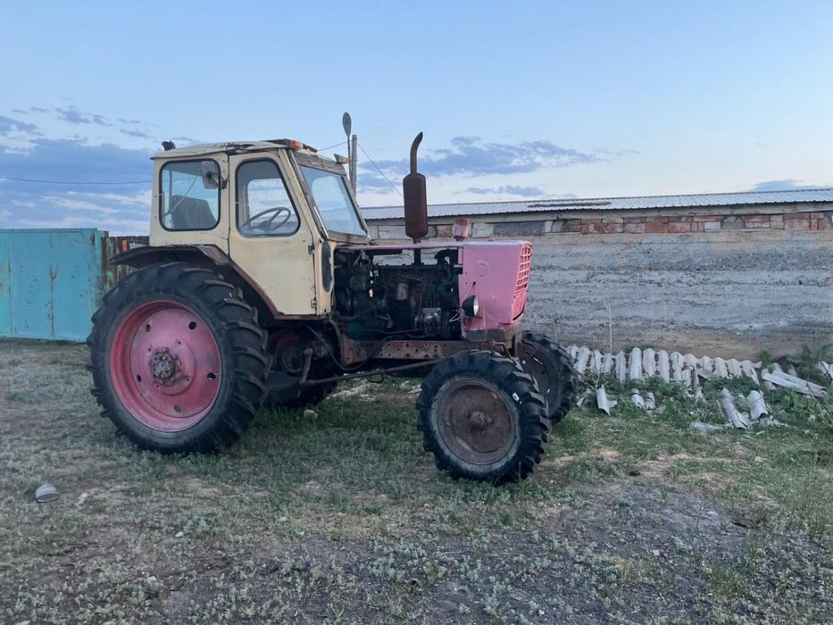 Продам трактор !!!