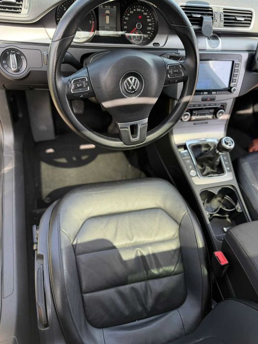VOLKSWAGEN PASSAT (B7) 2.0 TDI BMT (140 CP), nivel de echipare Highline