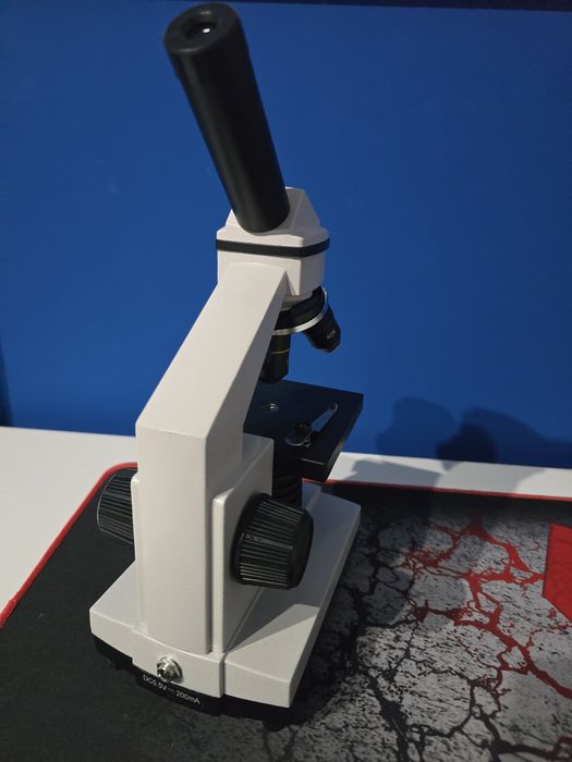 Levenhuk Микроскоп