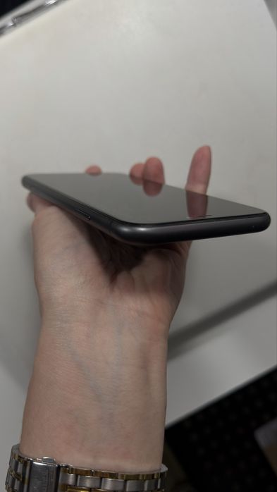 Продам iphone 11