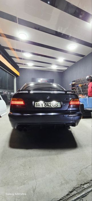 BMW e39 в отличном состоянии.
